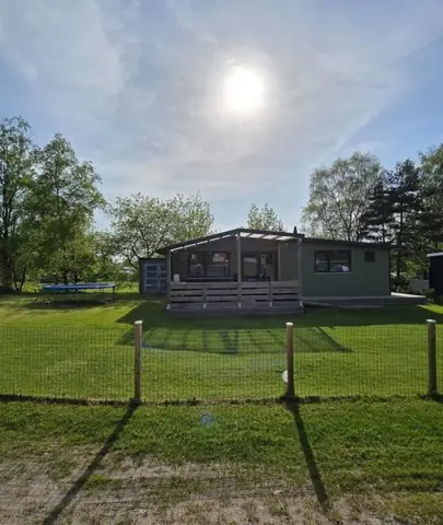 Chalet in de zon met ruime tuin